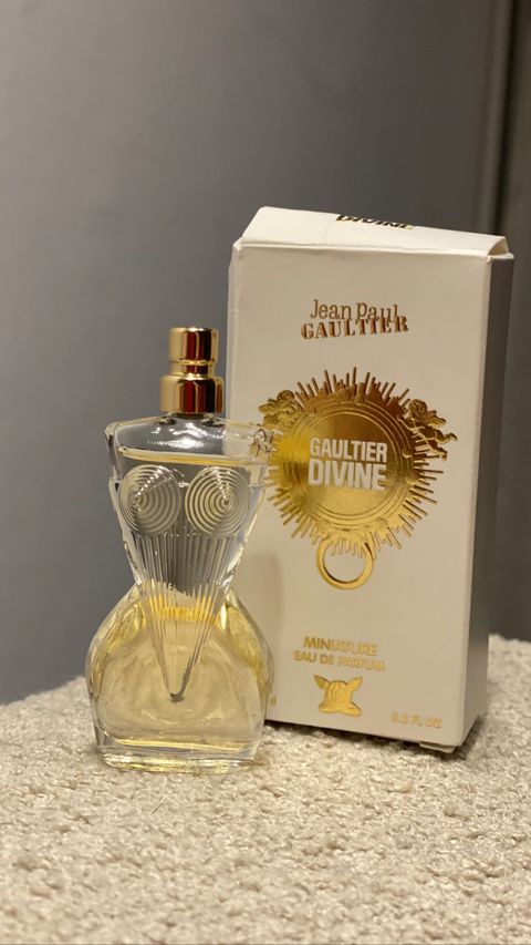 Miniature Divine JPG